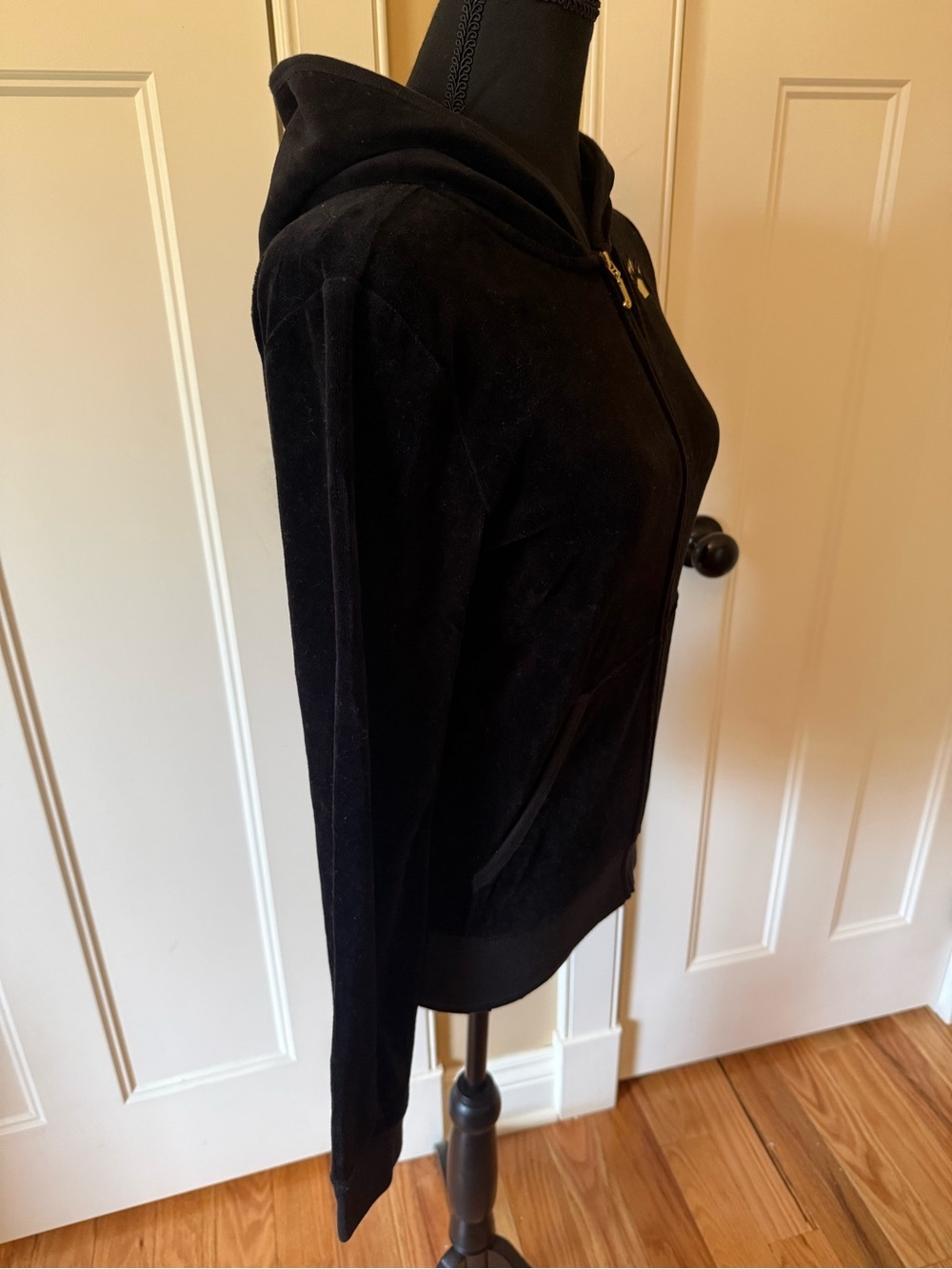 JUICY COUTURE VELOUR FULL ZIP HOODIE JACKET Black With Gold Logo Women’s Size M - Picture 3 of 14